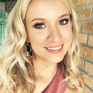 Meet your Posher, Pamela